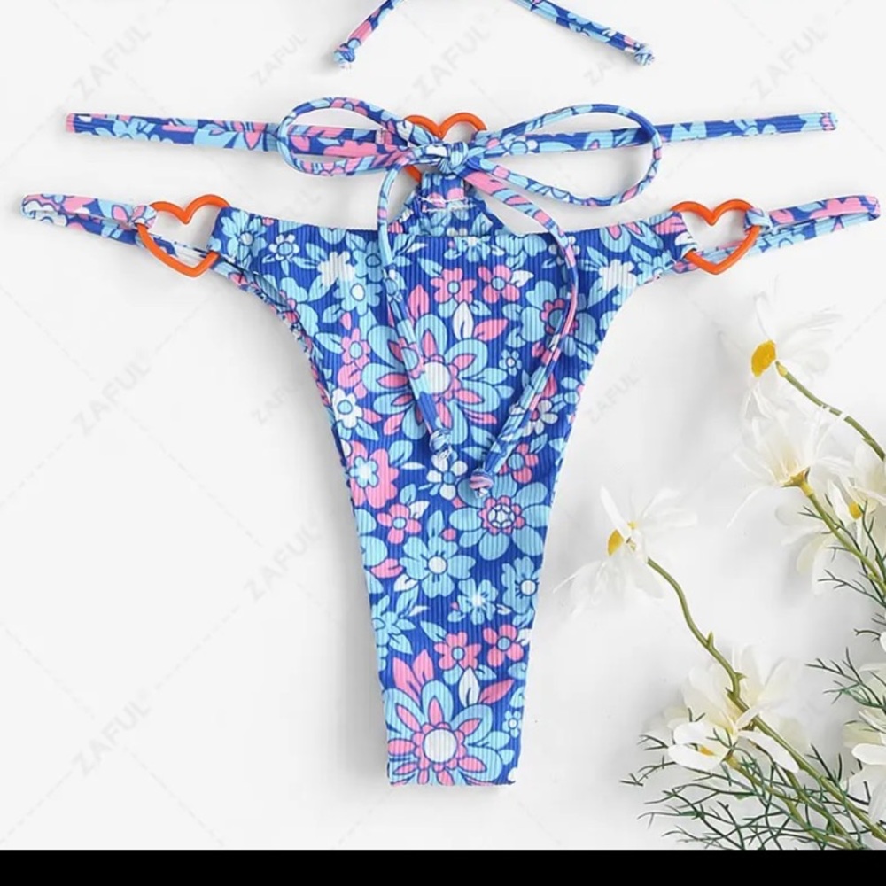 Strappy heart design bathing suit bottoms